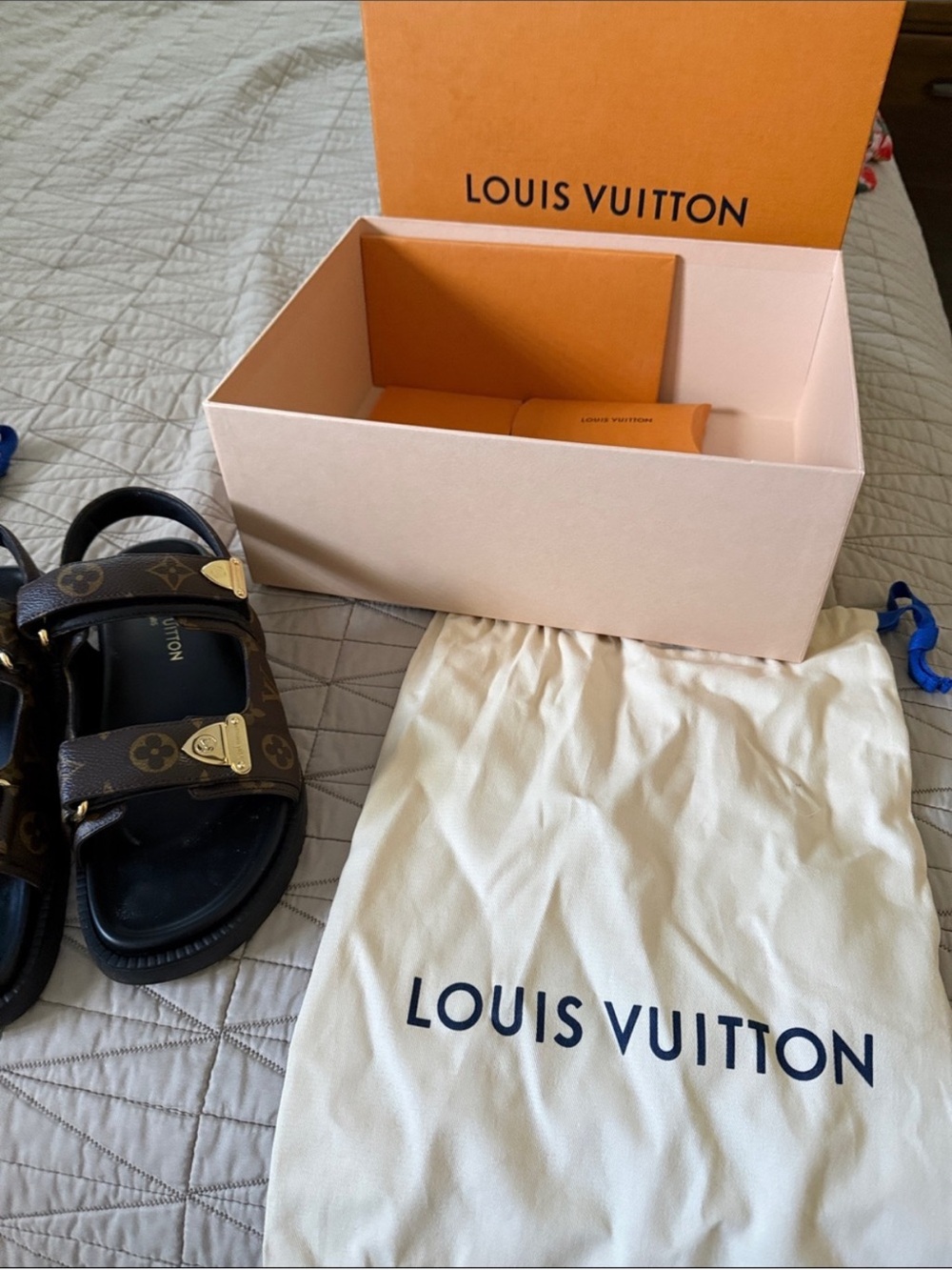 Louis Vuitton women's sandals - Picture 3 of 5